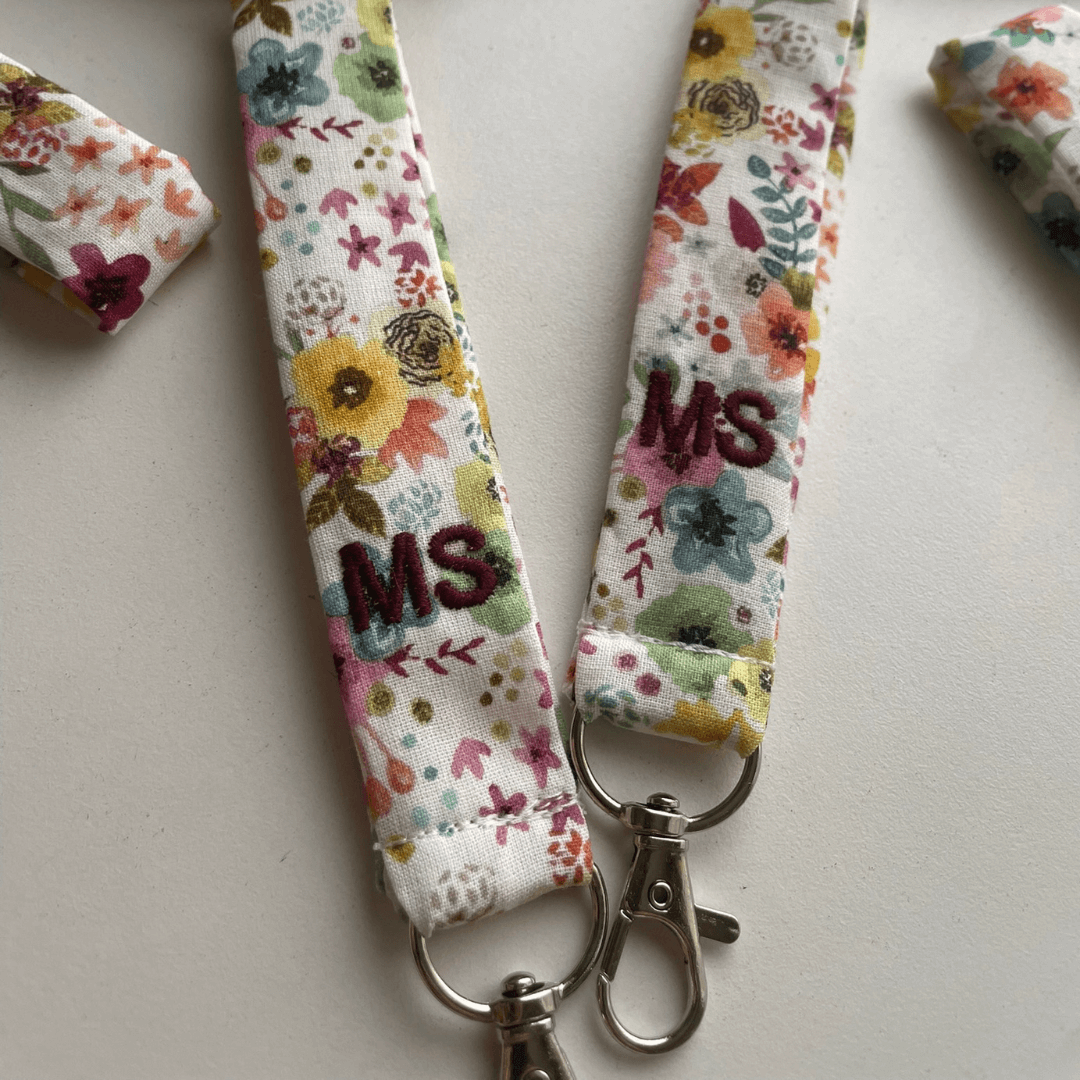 Llavero de tela flores personalizado