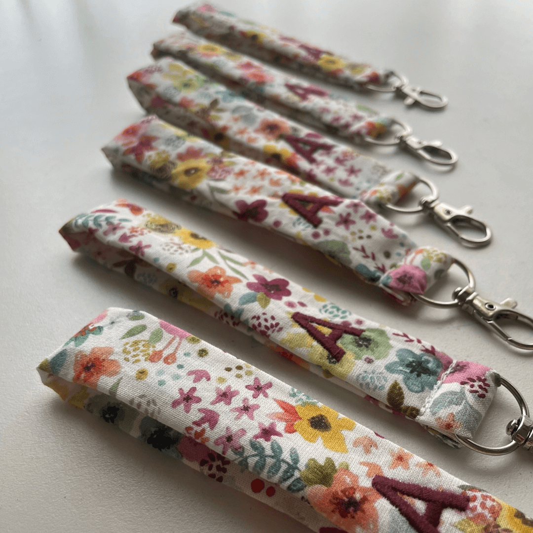 Llavero de tela flores personalizado