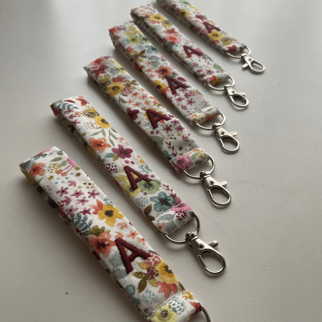 Llavero de tela flores personalizado