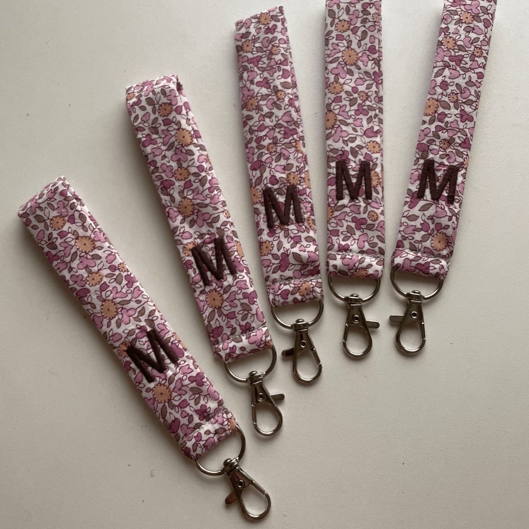 Llavero de tela flores personalizado