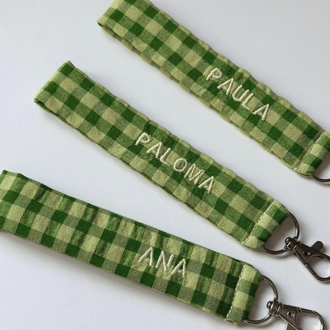 NUEVO Llavero de tela vichy bicolor personalizado por ambos lados