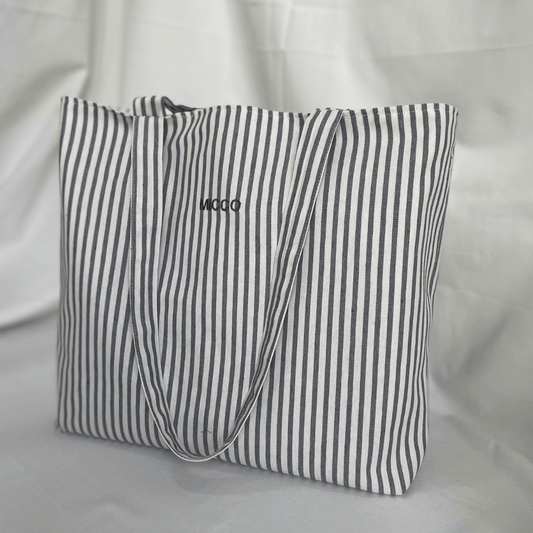 Bolsa de rayas en color gris oscuro forrado 