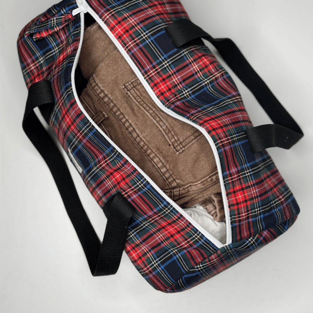 Bolsa de Viaje Acolchada Redonda en Tejido Tartán – Ligera y Espaciosa