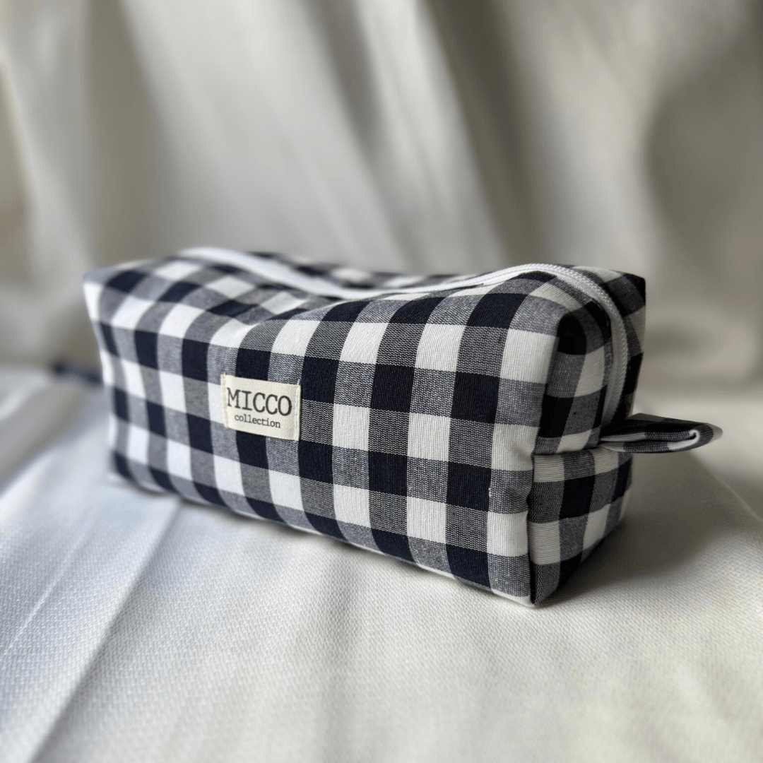 Neceser estuche de tela de cuadros. Organizador de maquillaje y accesorios.